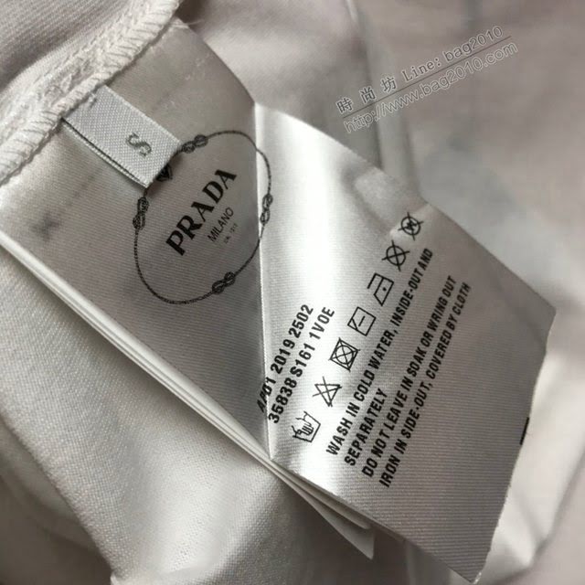 Prada白色短袖衣 2020新款T恤 男女同款  tzy2578